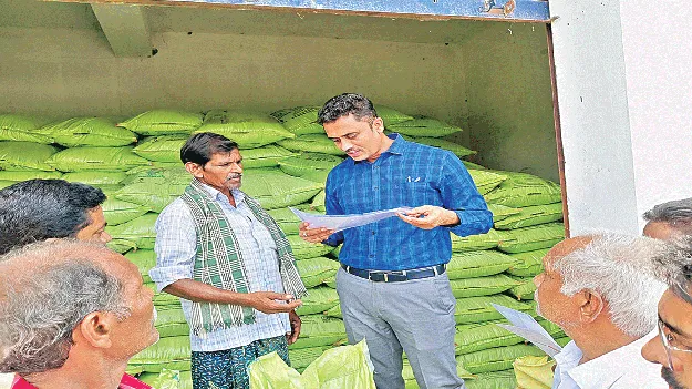 జిల్లాలో ఎరువుల కొరత లేదు