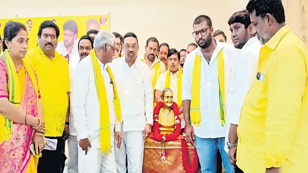 స్థానిక సంస్థల ఎన్నికల్లో విజయమే లక్ష్యం