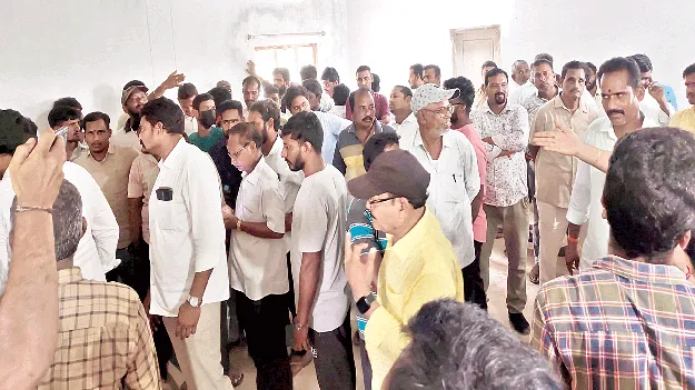 డెంకాడ టీడీపీలో భగ్గుమన్న విభేదాలు 