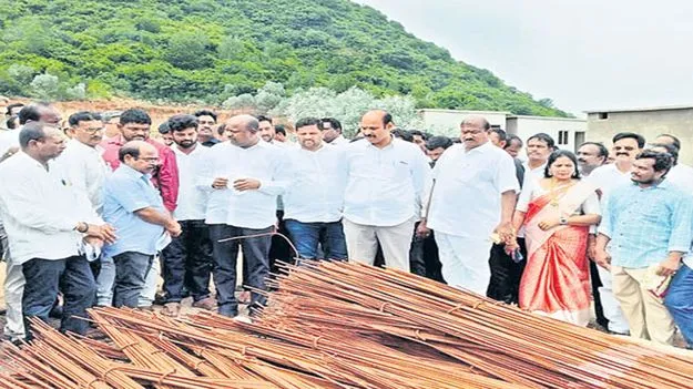 ఇళ్ల నిర్మాణంలో నాణ్యత లేదు