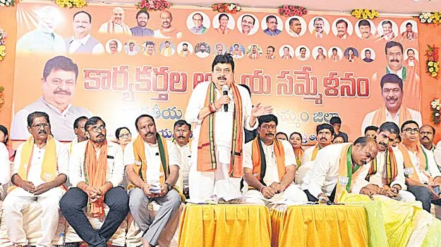 Ramchander Rao: ఖమ్మం, నల్లగొండ మంత్రులు సీఎంను పని చెయ్యనివ్వట్లే!