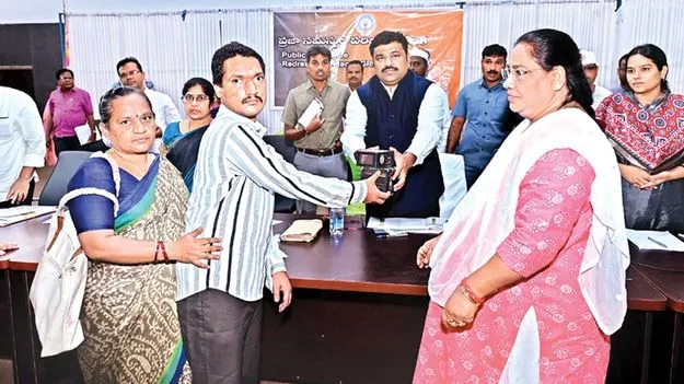 విభిన్న ప్రతిభావంతుల సంక్షేమమానికి కృషి 