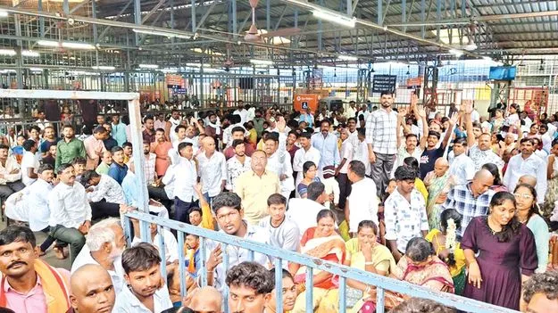 శ్రీశైలంలో భక్తుల రద్దీ