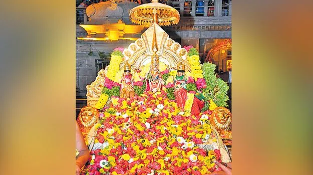 Yadagirigutta: యాదగిరిగుట్టలో శాస్త్రోక్తంగా తొలి ఏకాదశి పూజలు