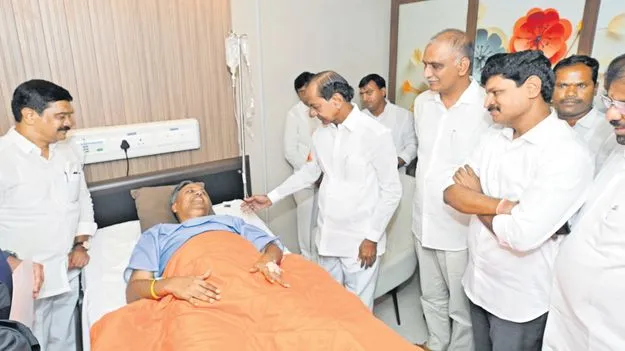 BRS: కేసీఆర్‌ ఫాంహౌస్‌‌‌లో జారిపడ్డ పల్లా