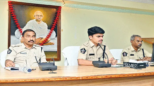   పాత నేరస్థులపై నిఘాపెట్టాలి: ఎస్పీ