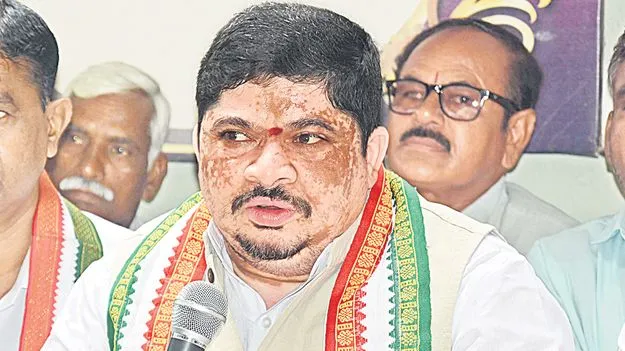 Ponnam Prabhakar: రోడ్డు ప్రమాద బాధితులకు నగదు రహిత చికిత్స