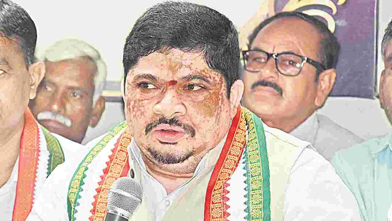 Ponnam Prabhakar: రోడ్డు ప్రమాద బాధితులకు నగదు రహిత చికిత్స