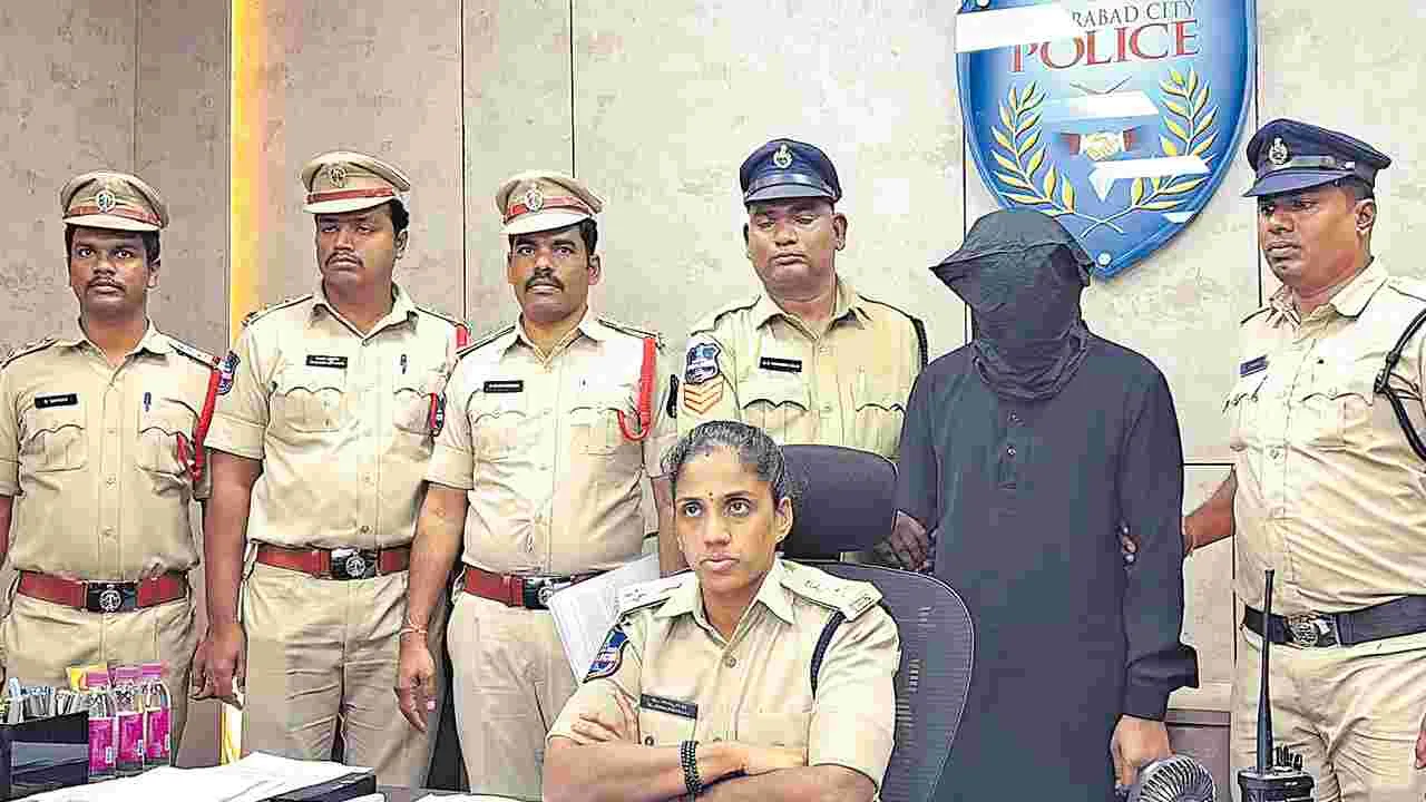 DCP Shilpavalli: మత విద్వేషాలు రెచ్చగొట్టేవారిపై కఠిన చర్యలు