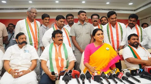 పార్టీని బలోపేతం చేయండి