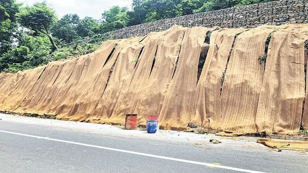 రక్షణ చర్యలు ఇలాగేనా?