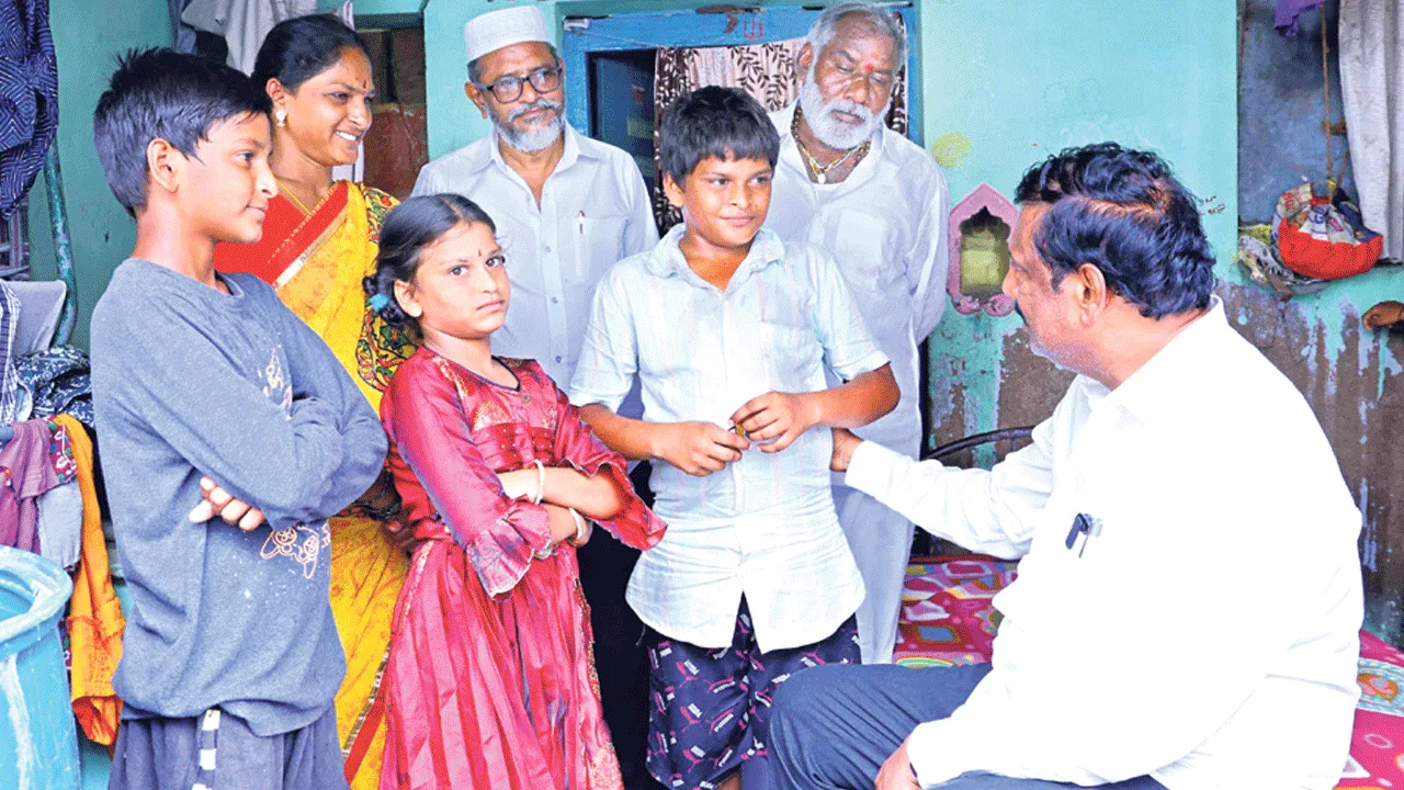 తల్లికి వందనం.. పేదల ఇంట ఆనందం 