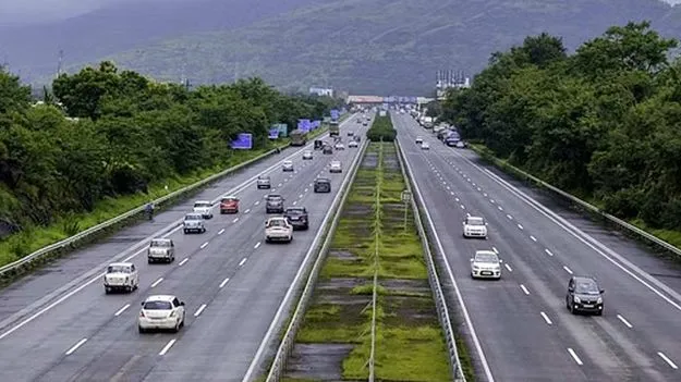 Highway Expansion: బెంగళూరుకు హైస్పీడ్‌ కారిడార్‌