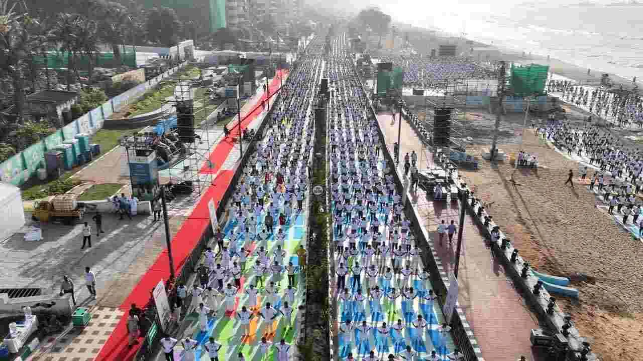 విశాఖలో 11వ అంతర్జాతీయ యోగా దినోత్సవం.. 