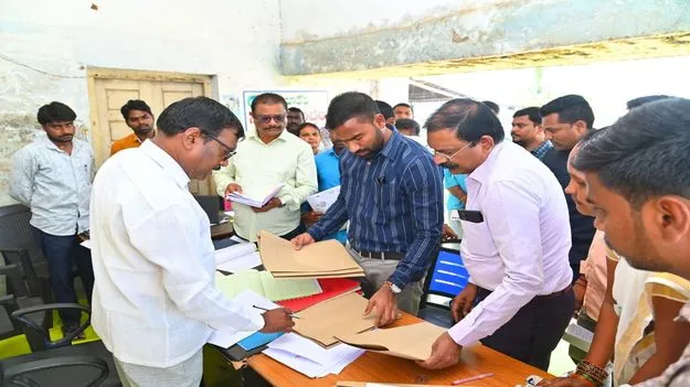 భూ సమస్యల పరిష్కారానికి కృషి