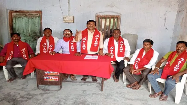 పోడు రైతులకు పట్టాలివ్వాలి