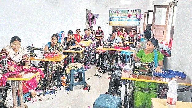 మహిళల ఆర్థికాభివృద్ధికి శిక్షణ