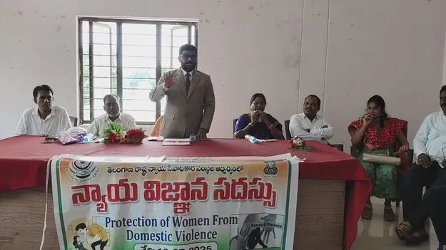 చట్టాలపై అవగాహన కలిగి ఉండాలి