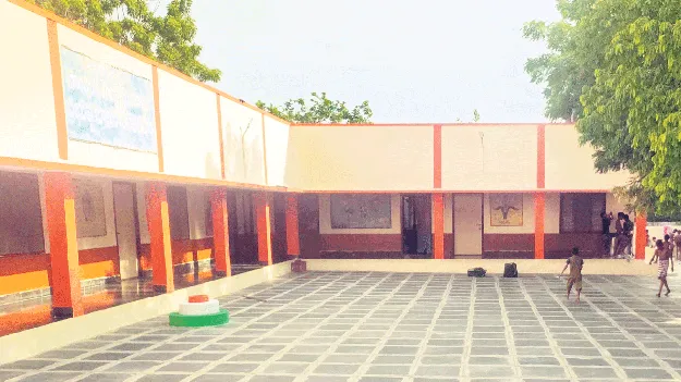 అధునాతన సౌకర్యాలతో వసతిగృహం 