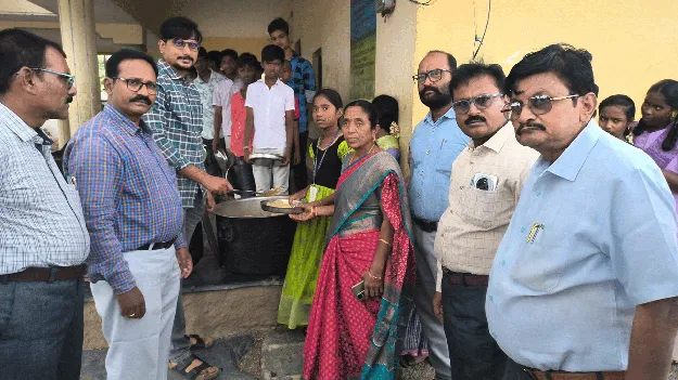 విద్యార్థులకు సన్నబియ్యంతో నాణ్యమైన భోజనం