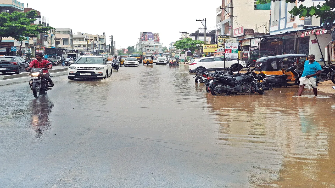 భూత్పూర్‌లో భారీ వర్షం 
