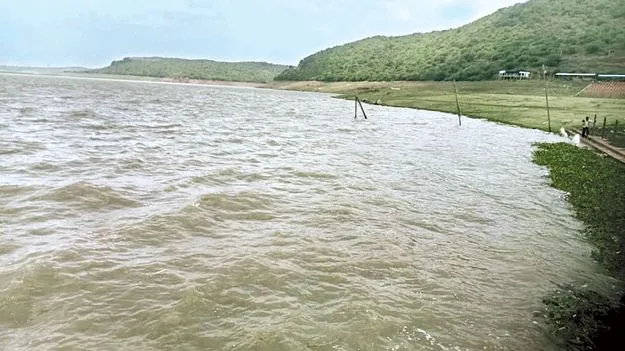    సంగమేశ్వరంలో  వరద జలాలు 