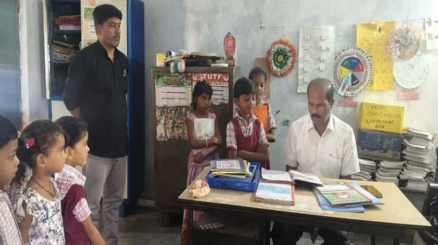 పాఠశాలలో విద్యార్థుల సంఖ్య పెంచాలి