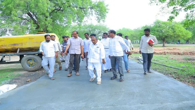 అర్హులందరికీ ఇందిరమ్మ ఇళ్లు అందిస్తాం