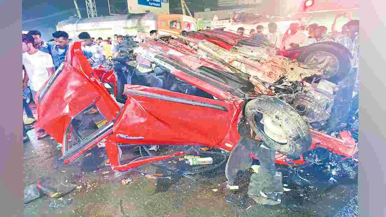 Lankelapalem: లంకెలపాలెంలో లారీ బీభత్సం
