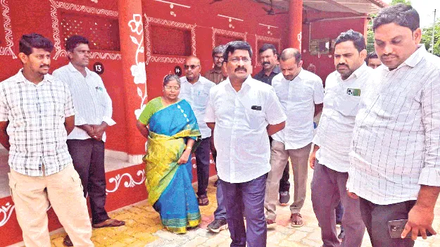 ప్రజలకు మెరుగైన సౌకర్యాల కల్పనకు కృషి