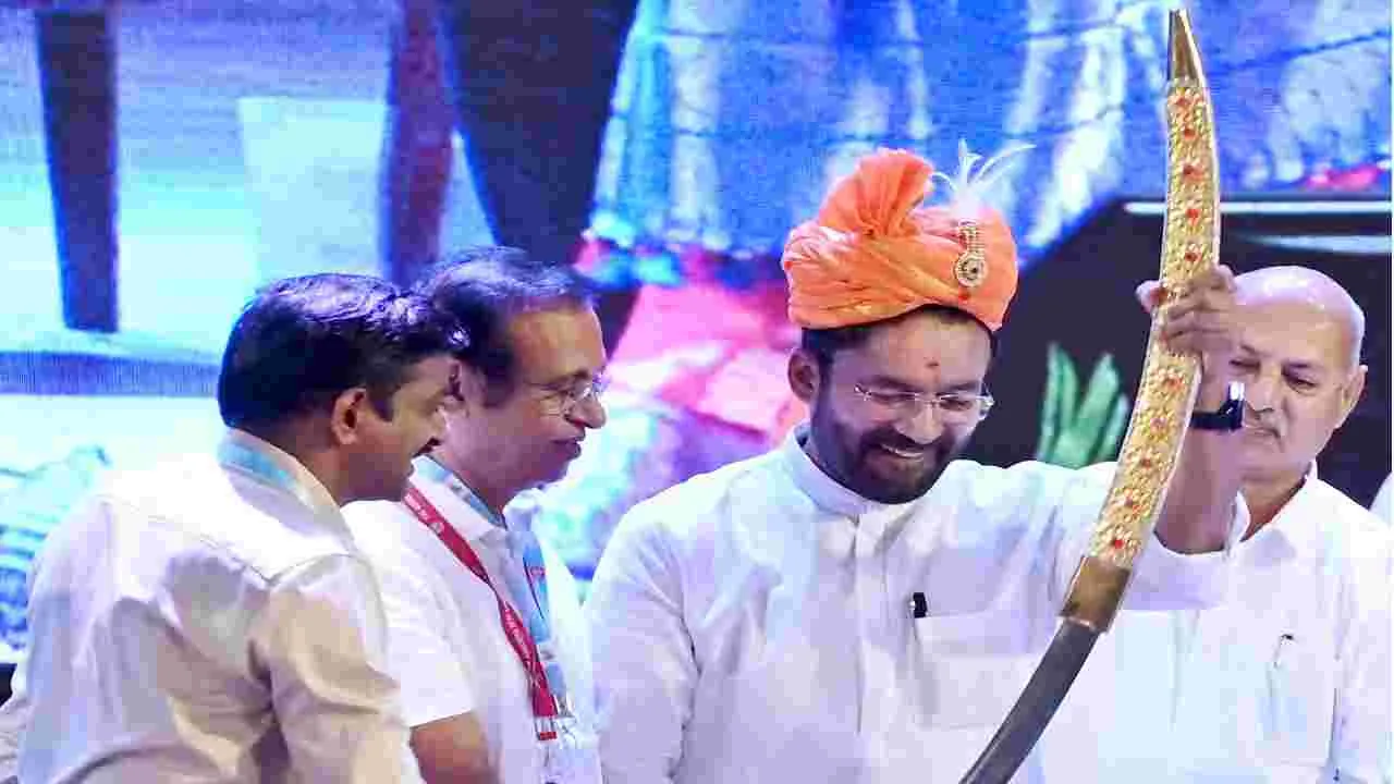 Alluri Sitarama Raju 128th Birth Anniversary: అల్లూరి సీతారామరాజు 128వ జయంతి ఉత్సవాల్లో పాల్గొన్న కేంద్ర మంత్రులు