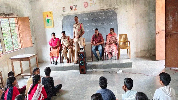 విద్యార్థులు క్రమశిక్షణతో మెలగాలి