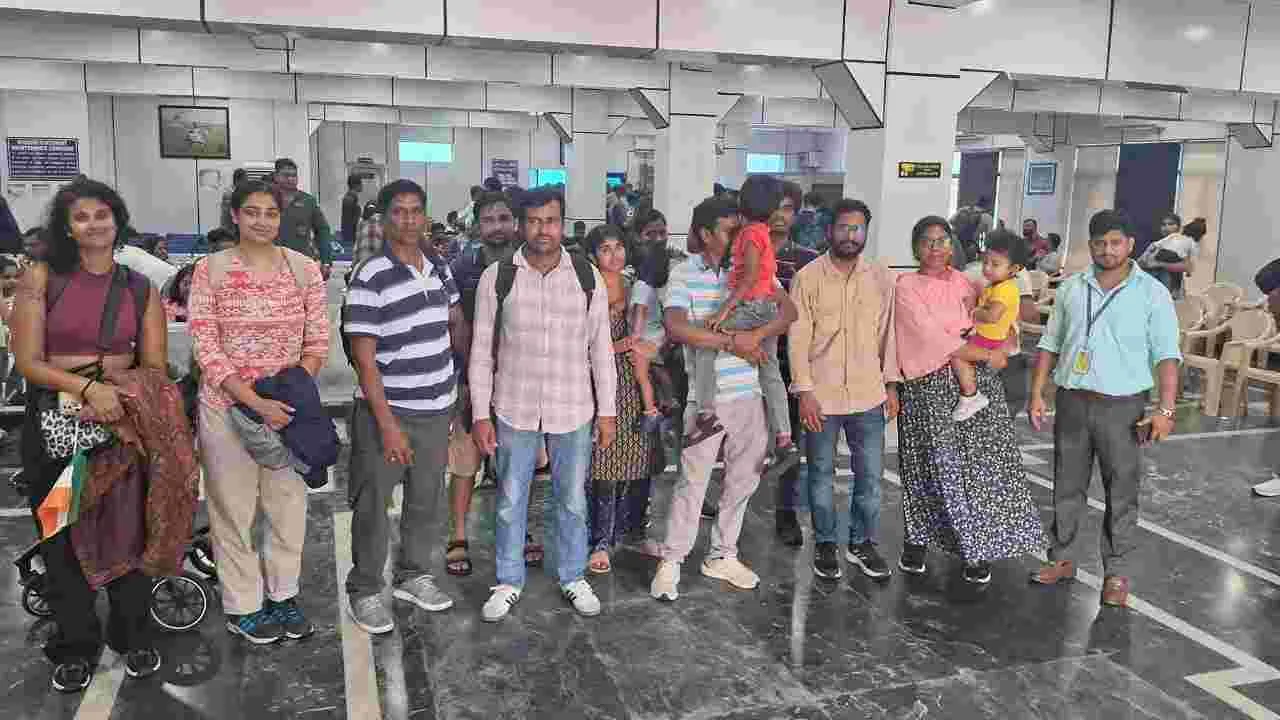 Telangana Evacuation: గల్ఫ్‌లో ఉద్రిక్తతలు.. సురక్షితంగా భారత్‌కు చేరుకున్న 25 మంది తెలంగాణ వాసులు 