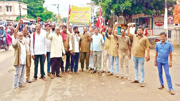 ఆటోల ఫిట్‌నెస్‌ పరీక్ష ఇచ్ఛాపురంలో చేపట్టండి 