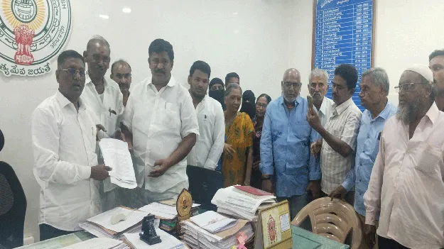 డబుల్‌ రిజిష్టర్‌ చేసిన వారిపై చర్యలు తీసుకోవాలి