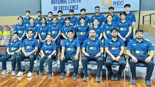 ఆసియా జూ బ్యాడ్మింటన్‌ చాంపియన్‌షిప్‌ టీమ్‌లో తన్వీ వెన్నెల ప్రణవ్‌