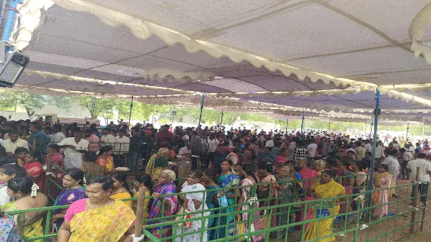 భక్తిశ్రద్ధలతో గురుపౌర్ణమి వేడుకలు 