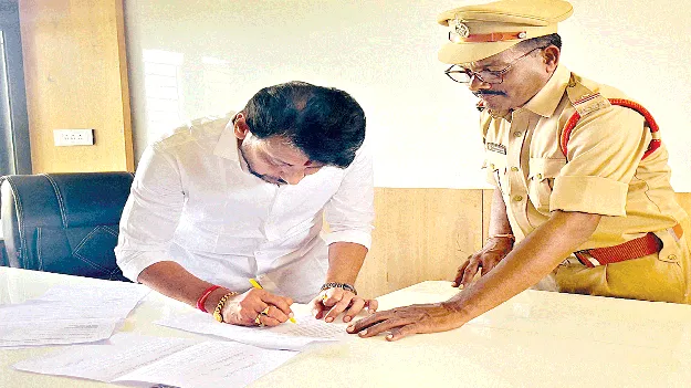 ఎమ్మెల్సీ దువ్వాడకు నోటీసు