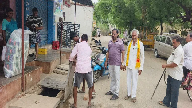పట్టణాన్ని పరిశుభ్రంగా ఉంచుకోవాలి: కమిషనర్