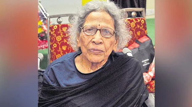 Kommidi Suguna: స్వాతంత్య్ర సమర యోధురాలు కొమ్మిడి సుగుణ కన్నుమూత