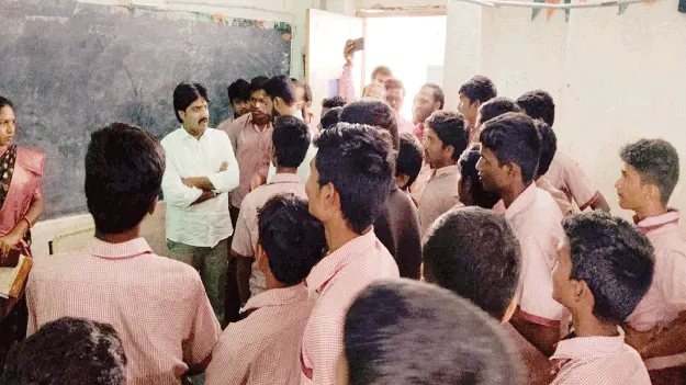 గురుకులాల్లో సమస్యలు పరిష్కరించాలి