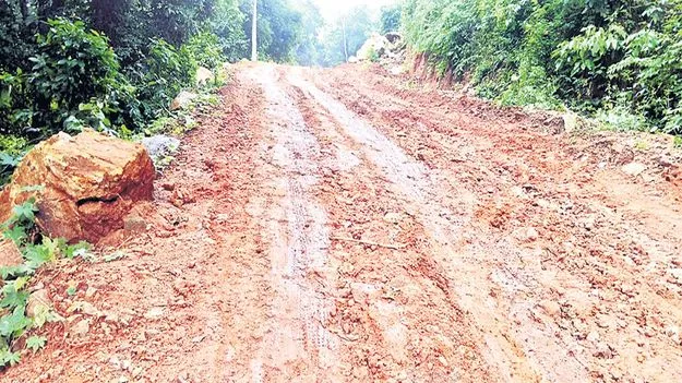 అందాల వ్యూపాయింట్‌కు వెళ్లాంటే సాహసమే..