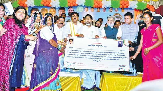 Bhatti Vikramarka; కేంద్రం బీసీ బిల్లును క్లియర్‌ చేయాలి 