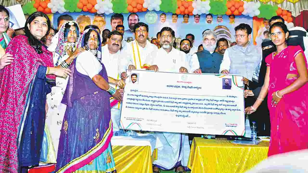 Bhatti Vikramarka; కేంద్రం బీసీ బిల్లును క్లియర్‌ చేయాలి 