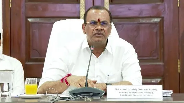 Komatireddy Venkat Reddy: అధికారులు ఉత్సాహంగా పనిచేయాలి 