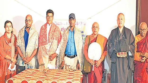 మొదటిసారిగా తెలుగు నేలకు ‘అహికుంటకులు’