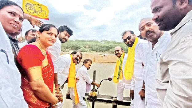 ఆలూరు బ్రాంచ్‌ కెనాల్‌కు నీరందిస్తాం