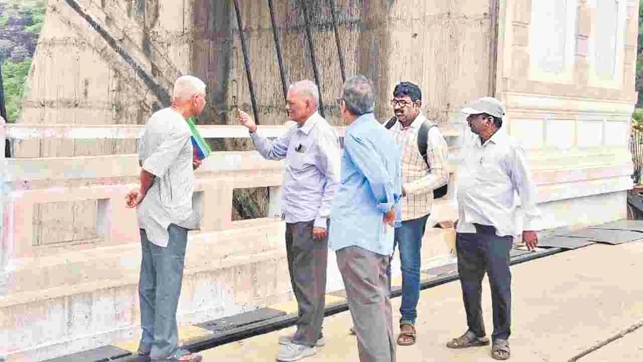 Srisailam Project: శ్రీశైలానికి ఐదేళ్లలో కొత్త గేట్లు పెట్టాలి!