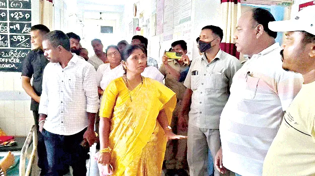 వైద్య సిబ్బంది నిత్యం అందుబాటులో ఉండాలి