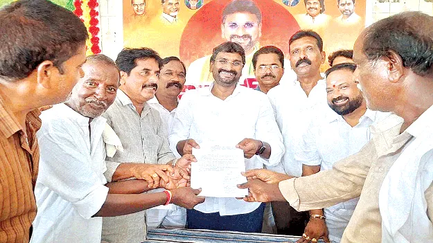  ప్రజాదర్బార్‌లో సమస్యల పరిష్కారం: ఎమ్మెల్యే  